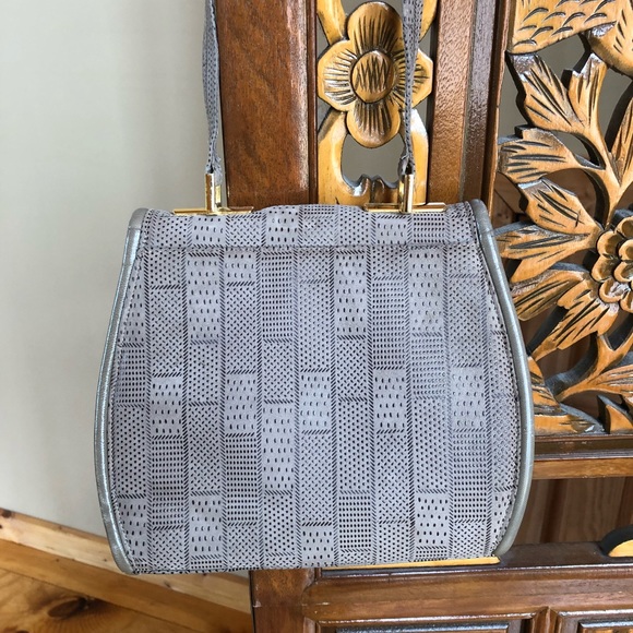 Stuart Weiztman Textured Crossbody Bag - Picture 6 of 7
